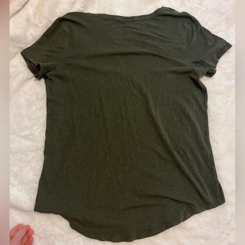 Lululemon All yours Organic cotton v-neck shirt size 8 NWOT